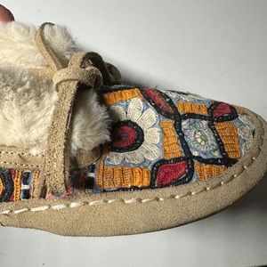 Anthropologie UGG embroidered suede slippers soft lined brand new